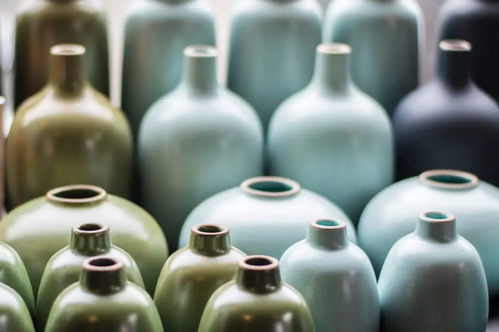 The Best Beginner Pottery Glaze To Use Spinning Pots