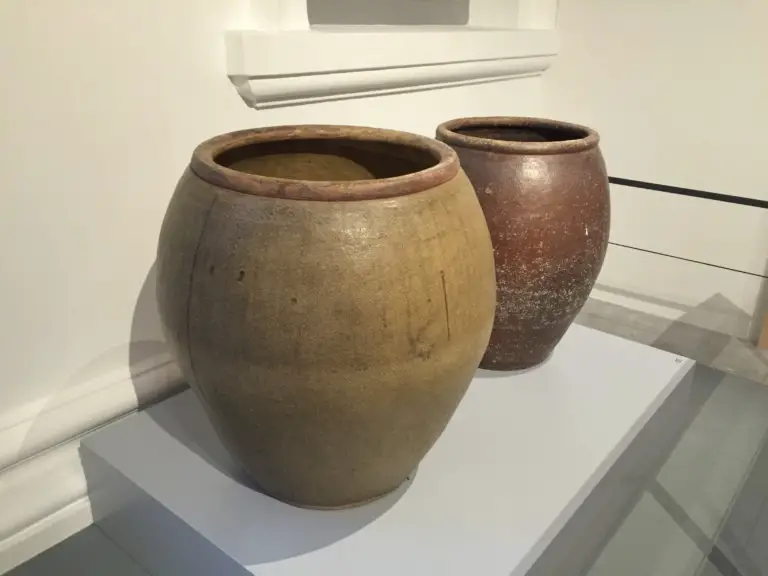 What is Earthenware Spinning Pots