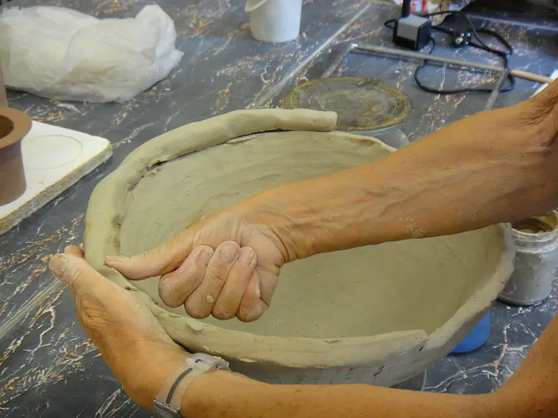 Pottery without a wheel