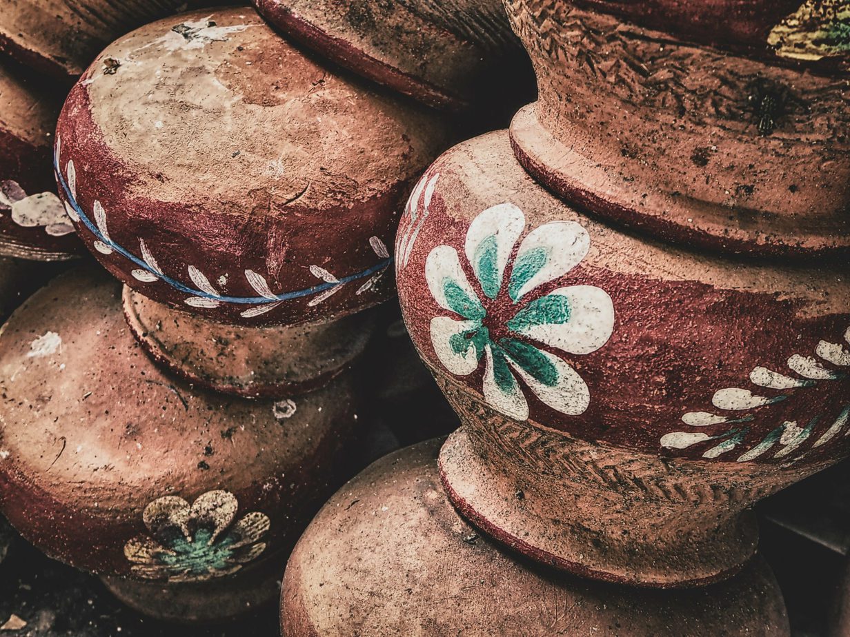 what-is-mexican-pottery-clay-spinning-pots