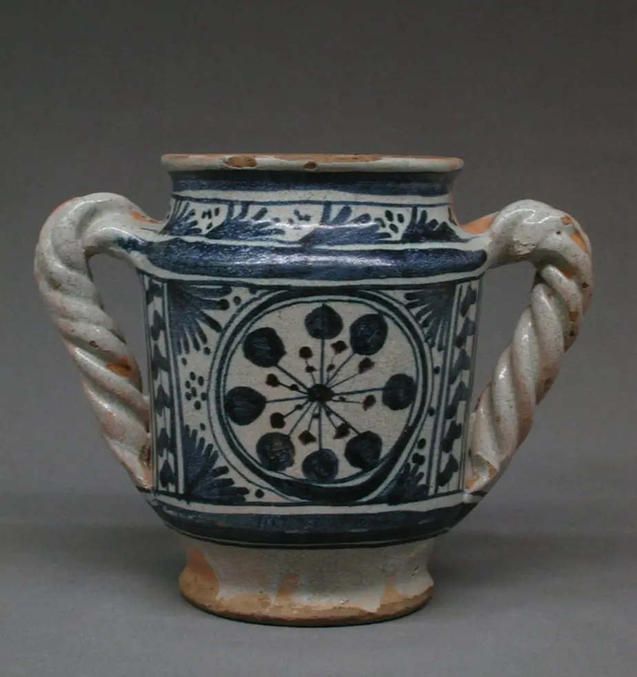 How to Glaze Ceramics at Home? Spinning Pots