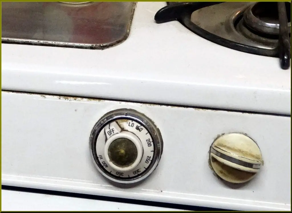 Can you use an old used oven as a kiln? Spinning Pots