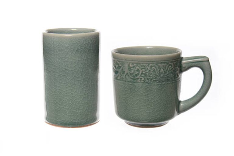 Are Dishes with Crazing Safe to Use? Spinning Pots